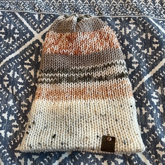 Mommy and Me Beanie Set - Picture 2 of 4